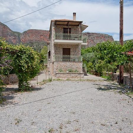 Picturesque Houses Leonidio Bagian luar foto