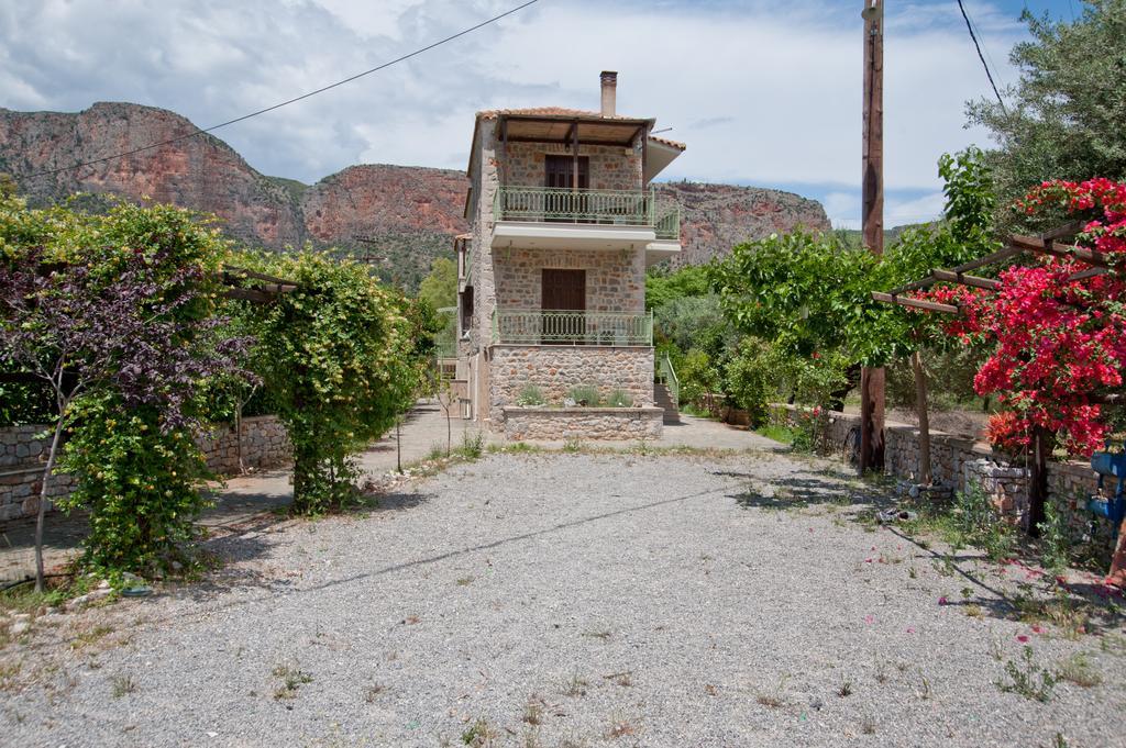 Picturesque Houses Leonidio Bagian luar foto